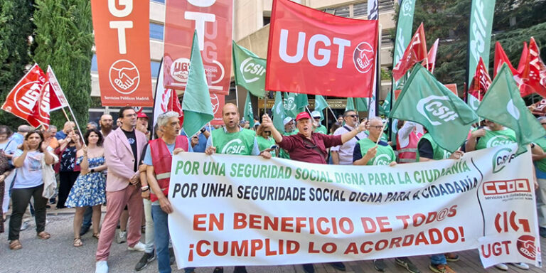 Lee más sobre el artículo Éxito de las movilizaciones en la Seguridad Social: miles de trabajadores y trabajadoras exigen el cumplimiento de los acuerdos firmados